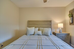 Ideally Located Palm Harbor Condo: Walk Downtown!