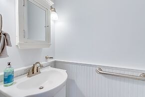 Bright Milford Beach House w/ Outdoor Shower