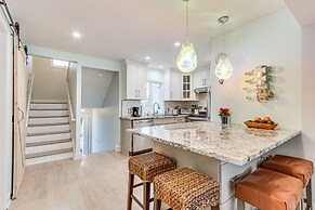 Bright Milford Beach House w/ Outdoor Shower