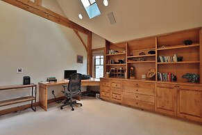 Mountain Village Marvel w/ Hot Tub & Home Gym!