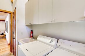 Mountain Village Marvel w/ Hot Tub & Home Gym!