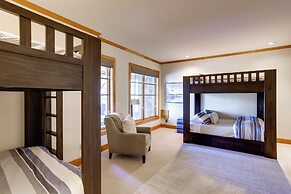 Mountain Village Marvel w/ Hot Tub & Home Gym!