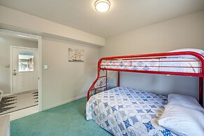 Charming Nags Head Retreat: Half-mi to State Park!