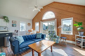 Charming Nags Head Retreat: Half-mi to State Park!