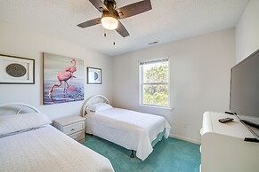 Charming Nags Head Retreat: Half-mi to State Park!