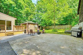 Family-friendly Home w/ Hot Tub, Near Lake George!