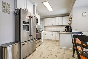 Family-friendly Home w/ Hot Tub, Near Lake George!