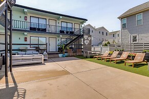 Wildwood Condo: Community Pool, Walk to Beach!