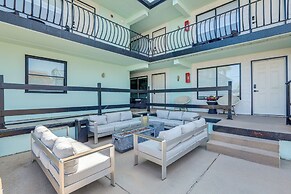 Wildwood Condo: Community Pool, Walk to Beach!