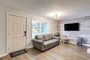 Wildwood Condo: Community Pool, Walk to Beach!