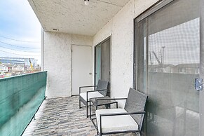 Houston Condo w/ Pool Access ~ 1 Mi to NRG Stadium