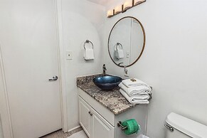 Dolphin Point 404a 2 Bedroom Condo by RedAwning