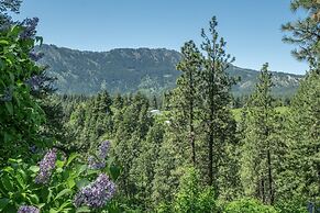 River Heights Home 3 Bedroom Cabin by RedAwning