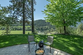 River Heights Home 3 Bedroom Cabin by RedAwning