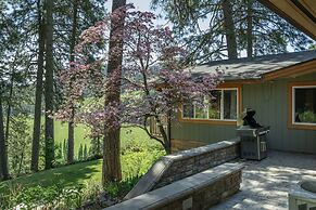 River Heights Home 3 Bedroom Cabin by RedAwning