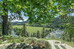 River Heights Home 3 Bedroom Cabin by RedAwning