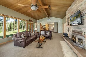 River Heights Home 3 Bedroom Cabin by RedAwning