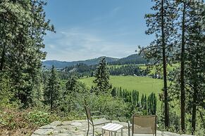 River Heights Home 3 Bedroom Cabin by RedAwning