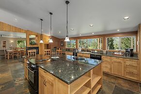 River Heights Home 3 Bedroom Cabin by RedAwning