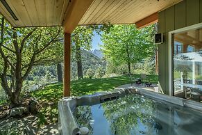 River Heights Home 3 Bedroom Cabin by RedAwning