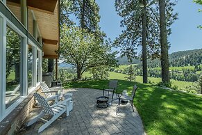 River Heights Home 3 Bedroom Cabin by RedAwning