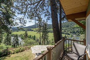 River Heights Home 3 Bedroom Cabin by RedAwning