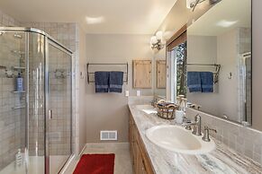 River Heights Home 3 Bedroom Cabin by RedAwning