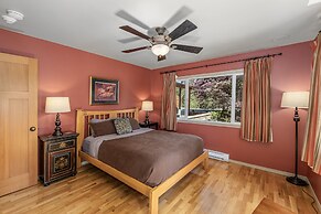 River Heights Home 3 Bedroom Cabin by RedAwning