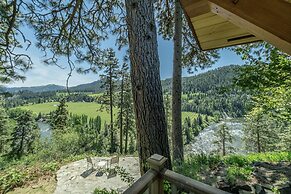 River Heights Home 3 Bedroom Cabin by RedAwning