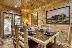 Hilltop Hideaway 3 Bedroom Cabin by RedAwning