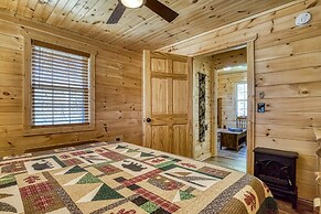 Hilltop Hideaway 3 Bedroom Cabin by RedAwning