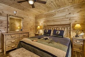 Hilltop Hideaway 3 Bedroom Cabin by RedAwning