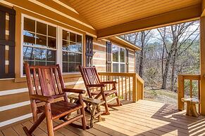 Hilltop Hideaway 3 Bedroom Cabin by RedAwning