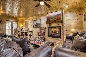 Hilltop Hideaway 3 Bedroom Cabin by RedAwning