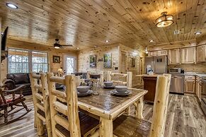 Hilltop Hideaway 3 Bedroom Cabin by RedAwning