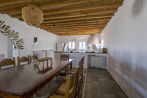 Anthemion Paros Villas & Suites