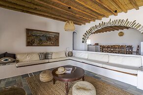 Anthemion Paros Villas & Suites