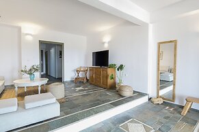 Anthemion Paros Villas & Suites