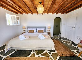 Anthemion Paros Villas & Suites