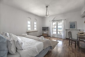 Anthemion Paros Villas & Suites