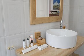 Anthemion Paros Villas & Suites