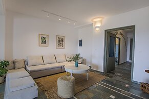 Anthemion Paros Villas & Suites