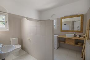 Anthemion Paros Villas & Suites