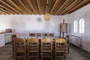 Anthemion Paros Villas & Suites