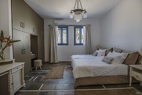 Anthemion Paros Villas & Suites