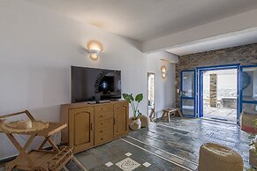 Anthemion Paros Villas & Suites
