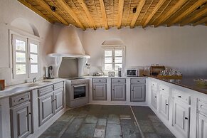 Anthemion Paros Villas & Suites