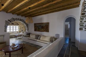 Anthemion Paros Villas & Suites