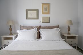 Anthemion Paros Villas & Suites