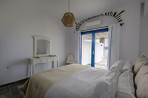Anthemion Paros Villas & Suites